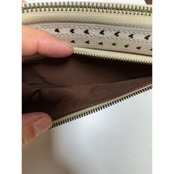 Fossil Clutch Wristlet Wallet Taupe Tan Multi Heart Patterned Canvas Zip Around - Picture 3 of 10